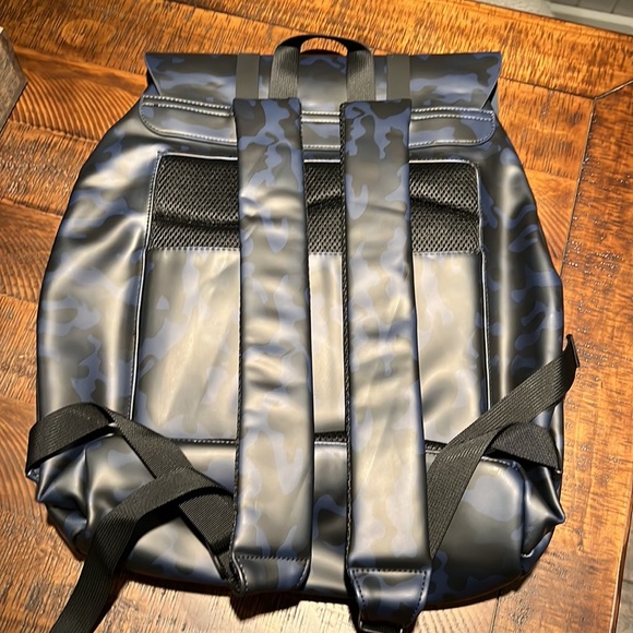 NEW🖤💙Duchamp Foldover Rubberized Backpack in Navy Camo - Picture 9 of 9